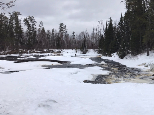 Pine Point Rapids-Oakbank必去景点