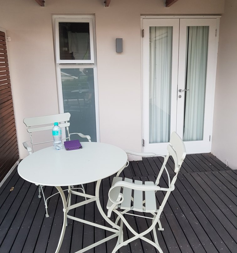 Thirty on Grace主图