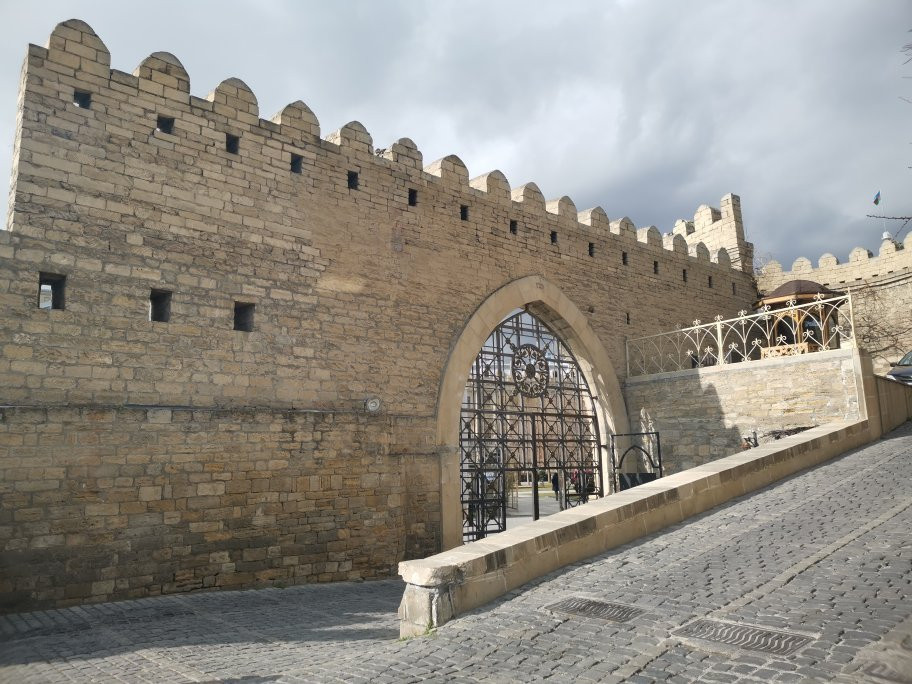 Vahid Monument-巴库必去景点