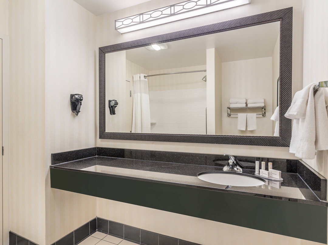 Fairfield by Marriott Inn & Suites Madison East主图