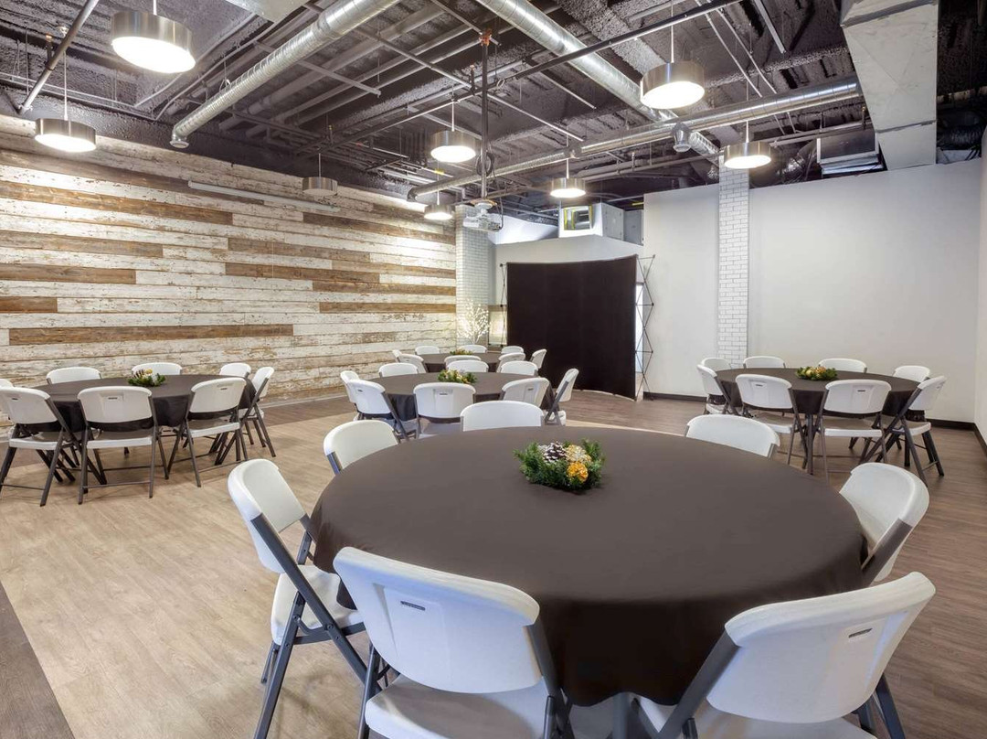 Ramada by Wyndham Fort Mcmurray主图