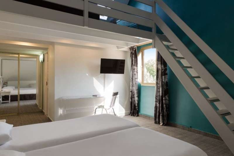 Hôtel Le Cardinal Rueil Centre主图