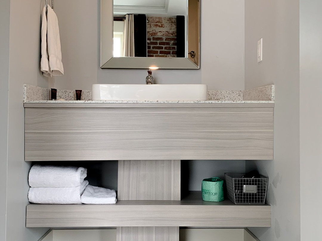 Manhattan Hotel主图