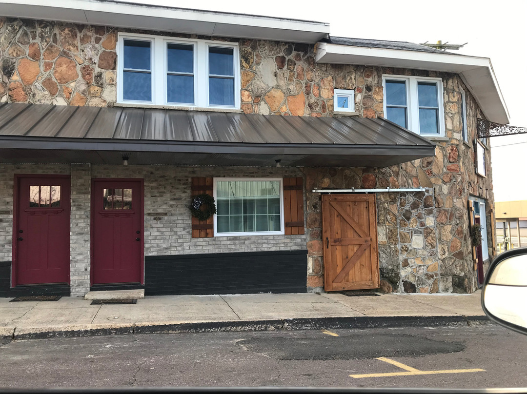 The Foxtrot Inn主图