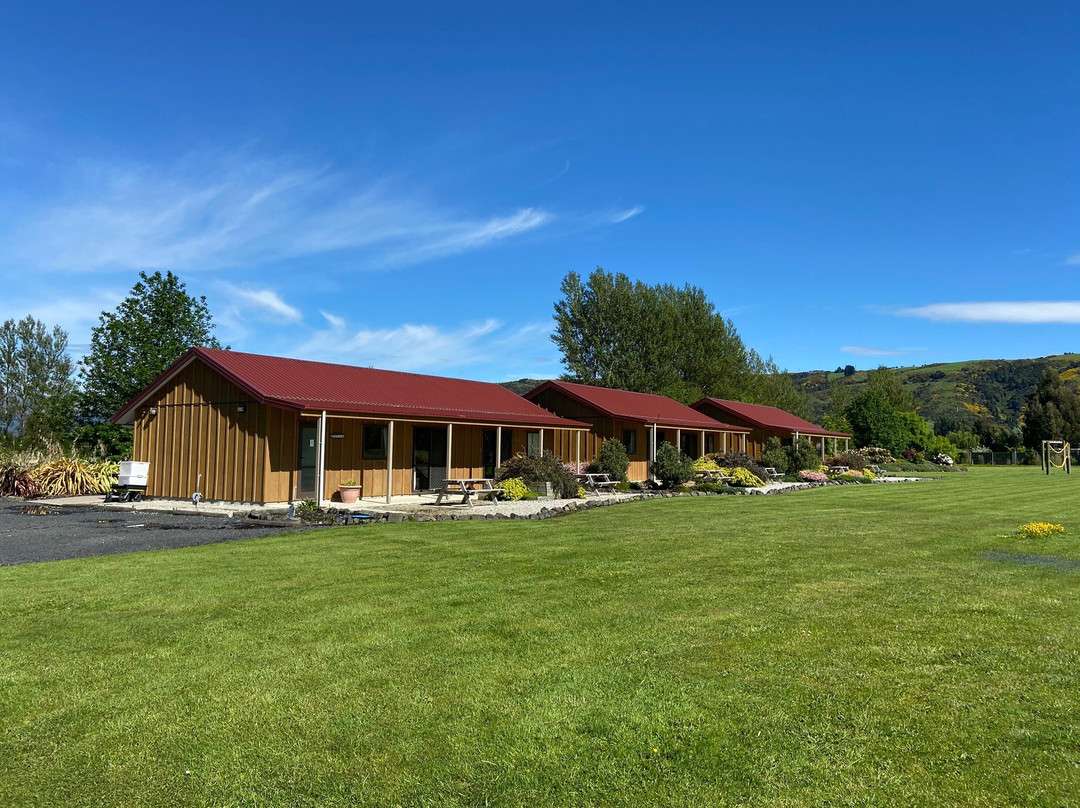 隆伯恩小屋主图