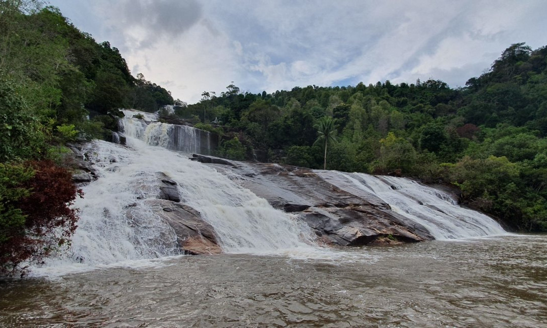 Temburun Waterfall-Anambas Islands必去景点