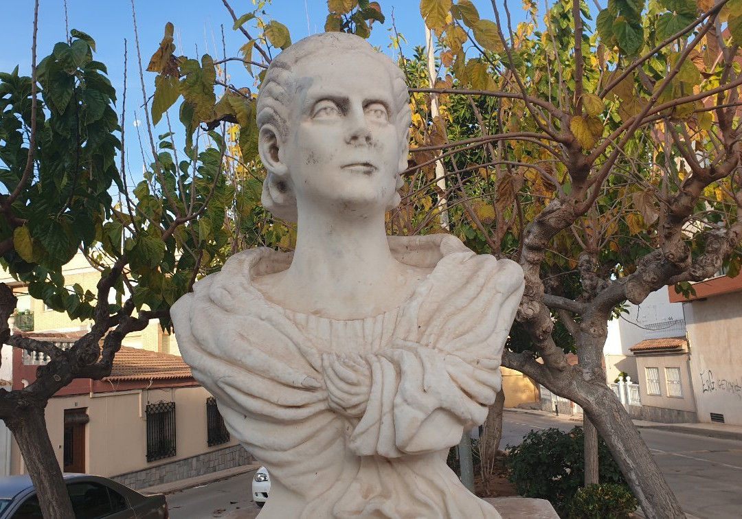 Escultura Maria Cegarra景点图片