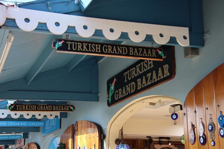 Turkish Grand Bazaar-夏洛特阿马利亚必去景点