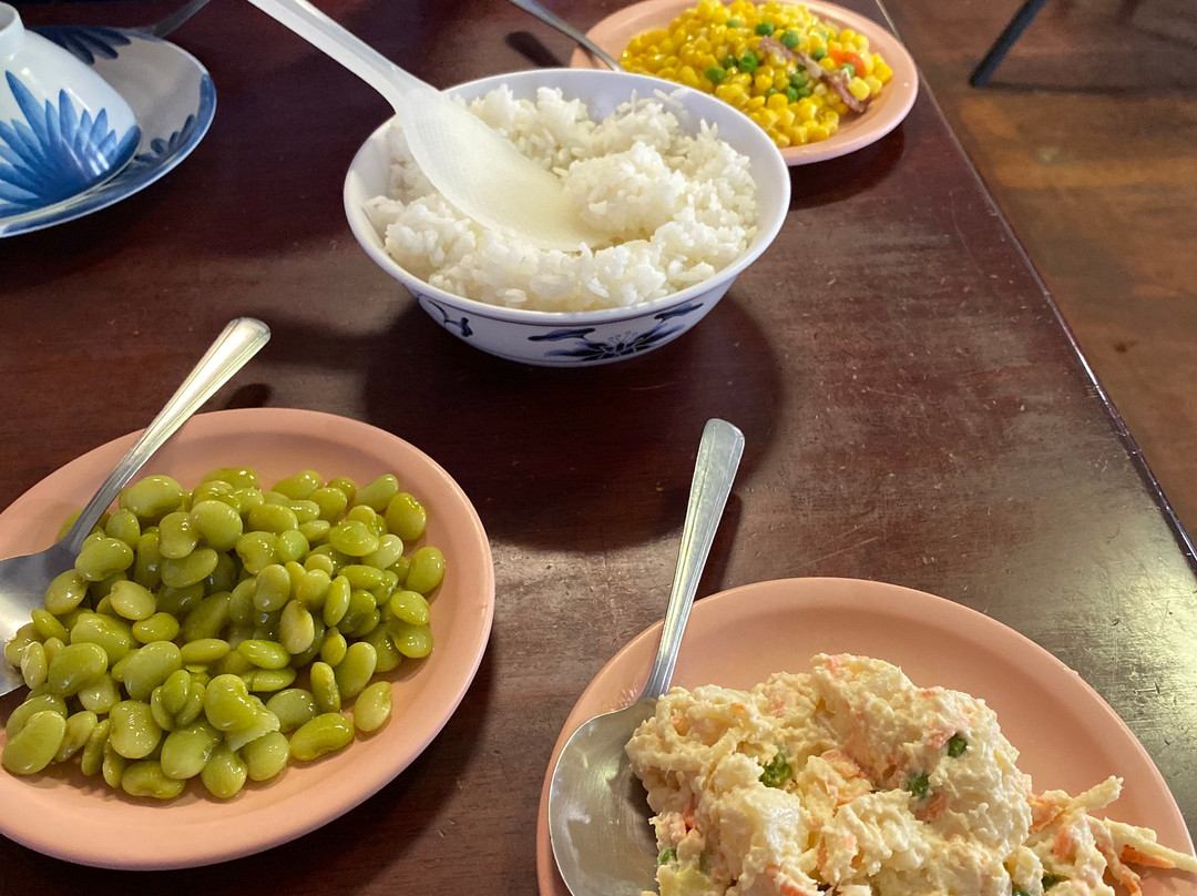 玛那哥酒店主图