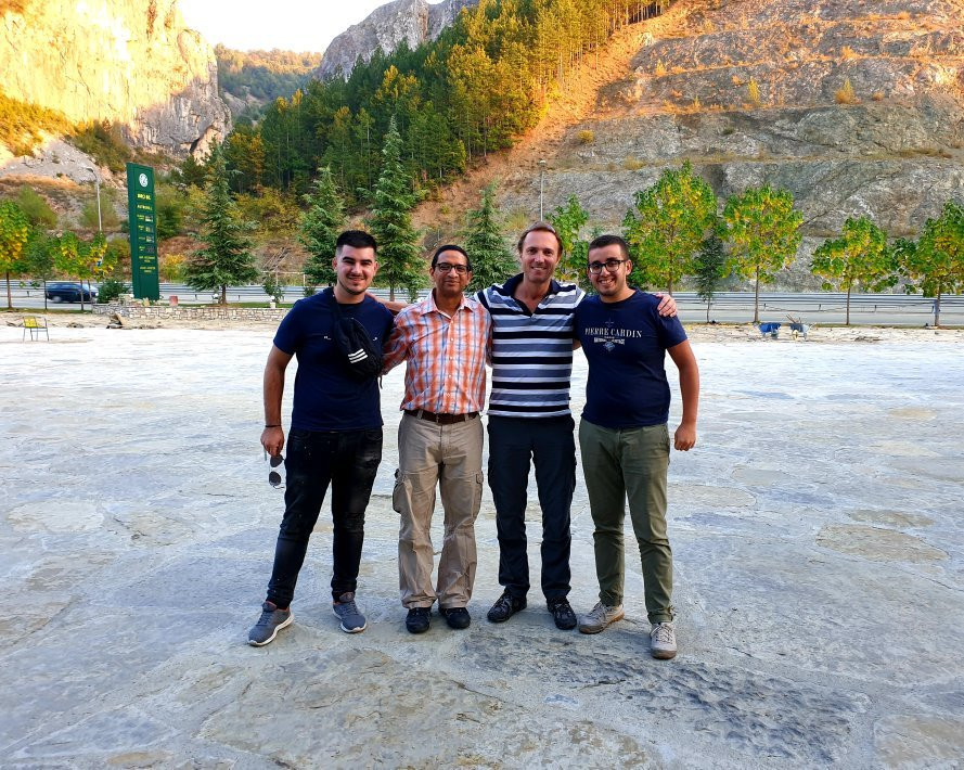 Go as Local-地拉那必去景点