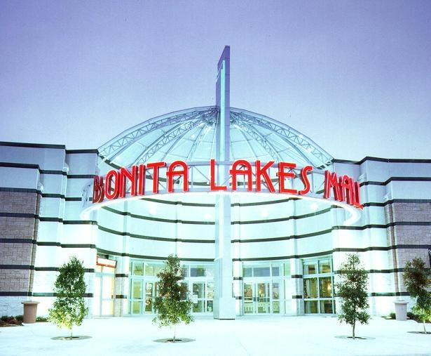 Bonita Lakes Mall景点图片