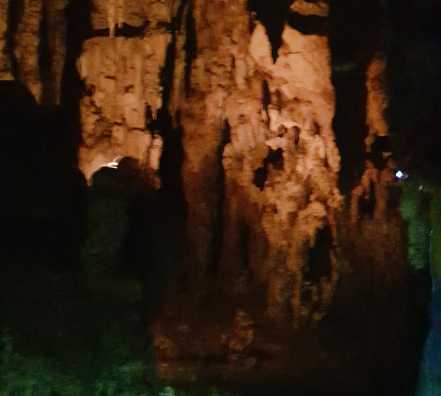 Manita peć cave景点图片