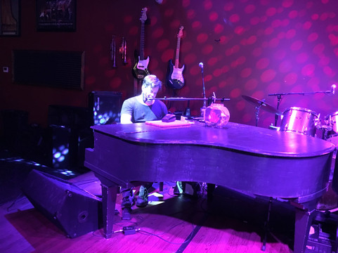 Louie Louie's Piano Bar - Arlington