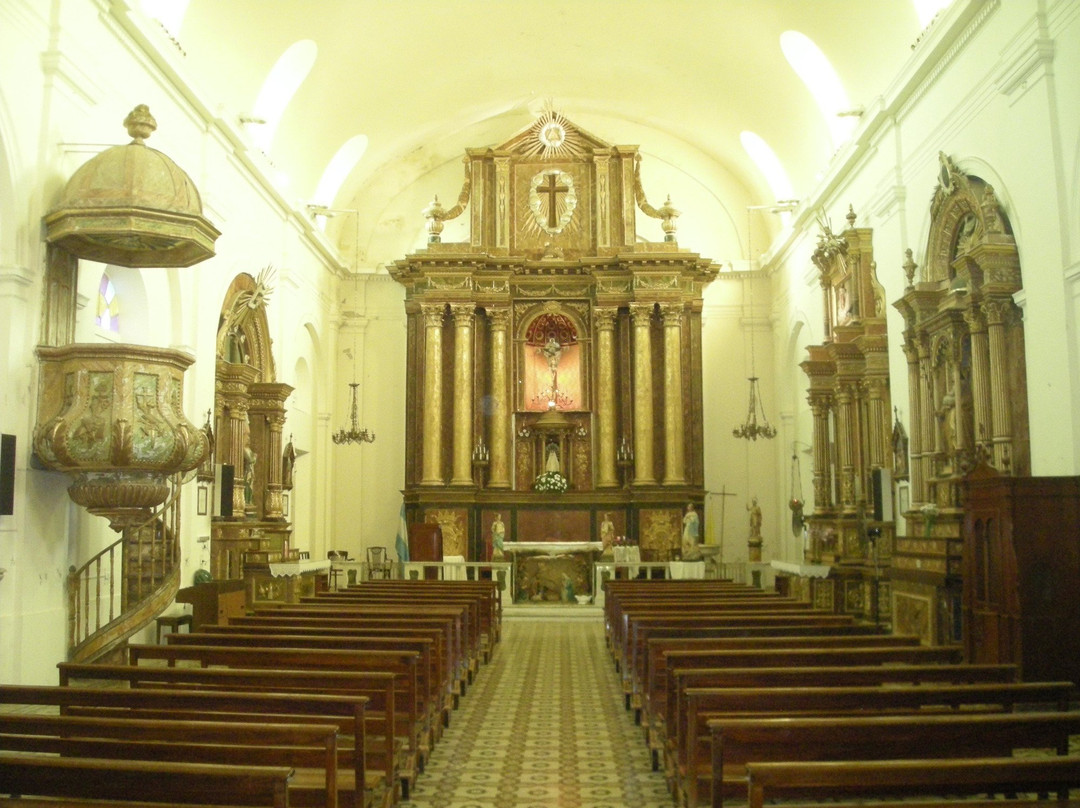 Iglesia Parroquial de Exaltacion de la Cruz景点图片