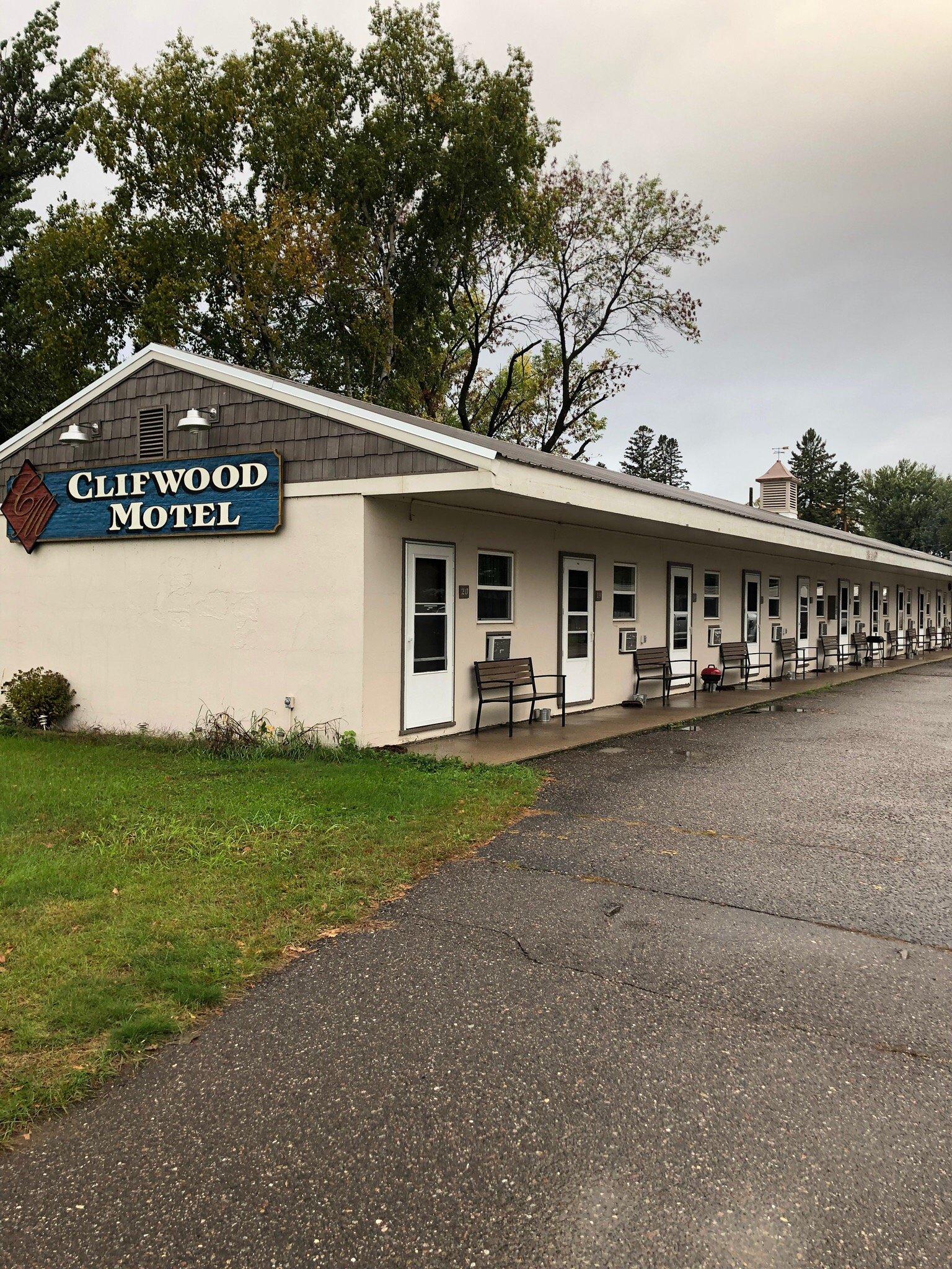 The Clifwood Motel-官方
