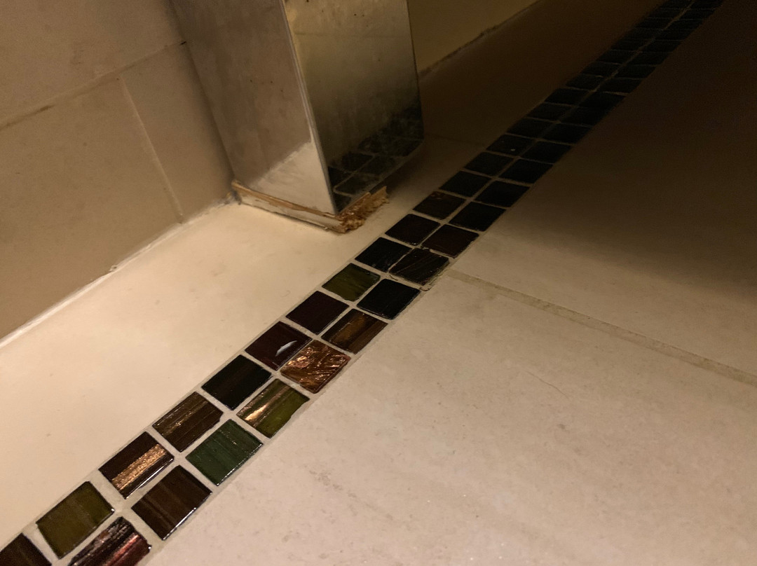 洛杉矶格兰岱尔希尔顿大使套房酒店主图