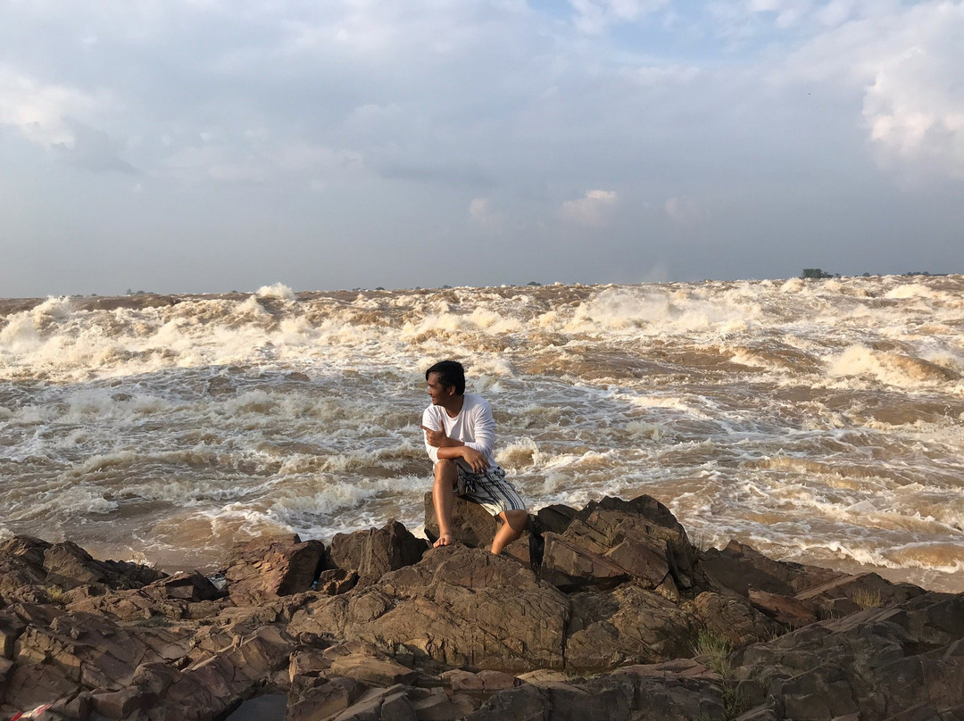 Preah Nimith Waterfall景点图片