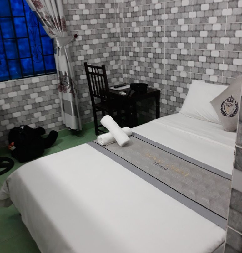 Royal Crest Hotel主图