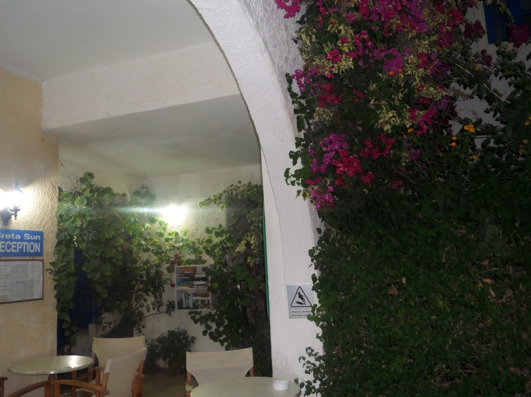 克里塔日光公寓酒店主图