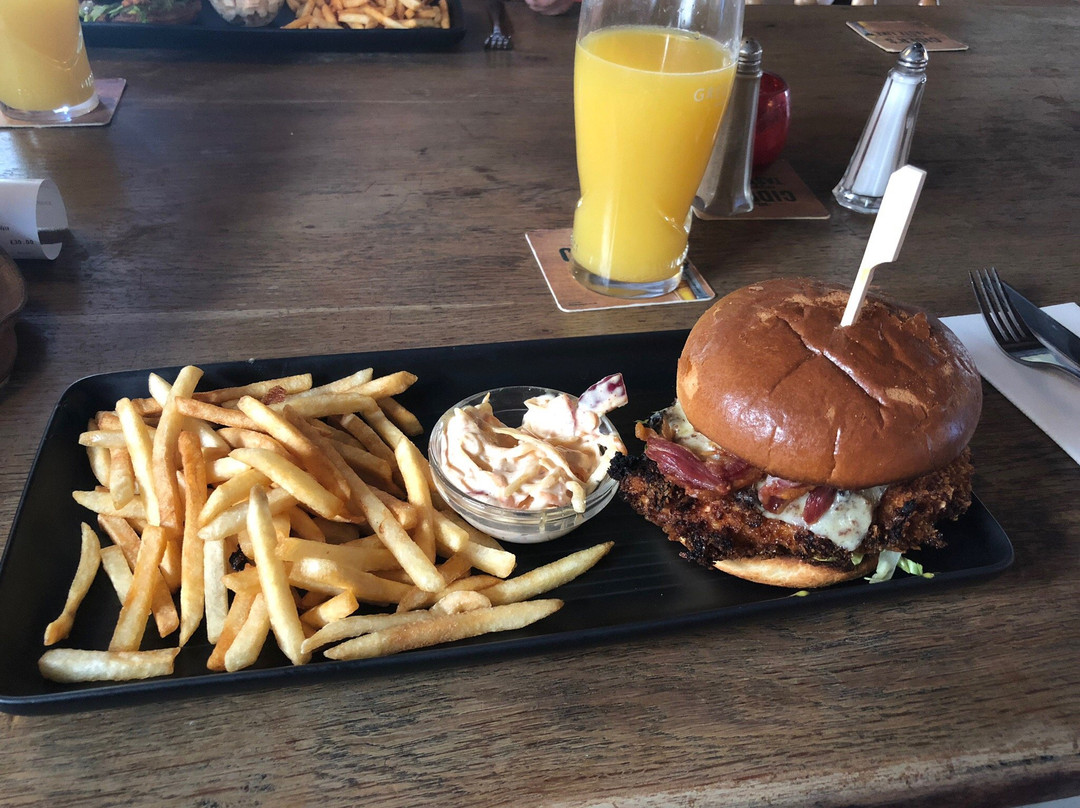 The White Horse主图