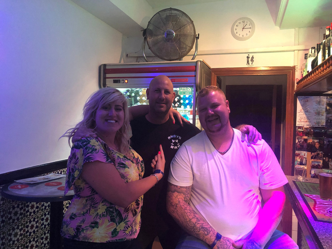 Andy's Bar-阿尔库迪亚港必去景点