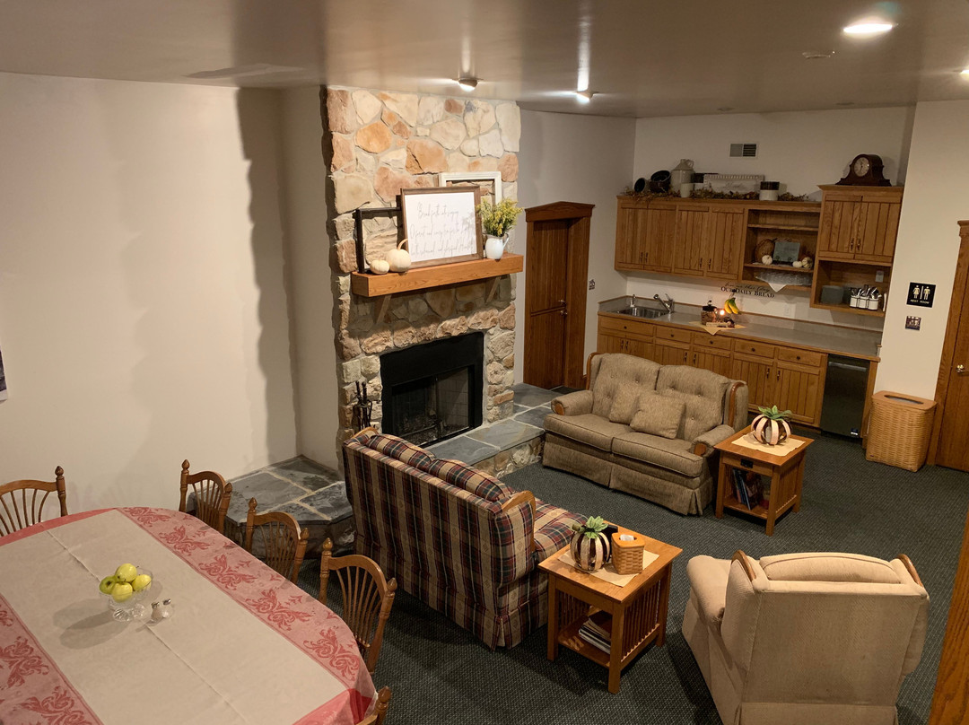 Olde Homestead Suites主图