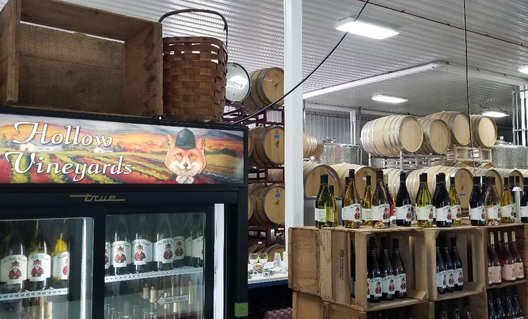 Fox Hollow Vineyards景点图片