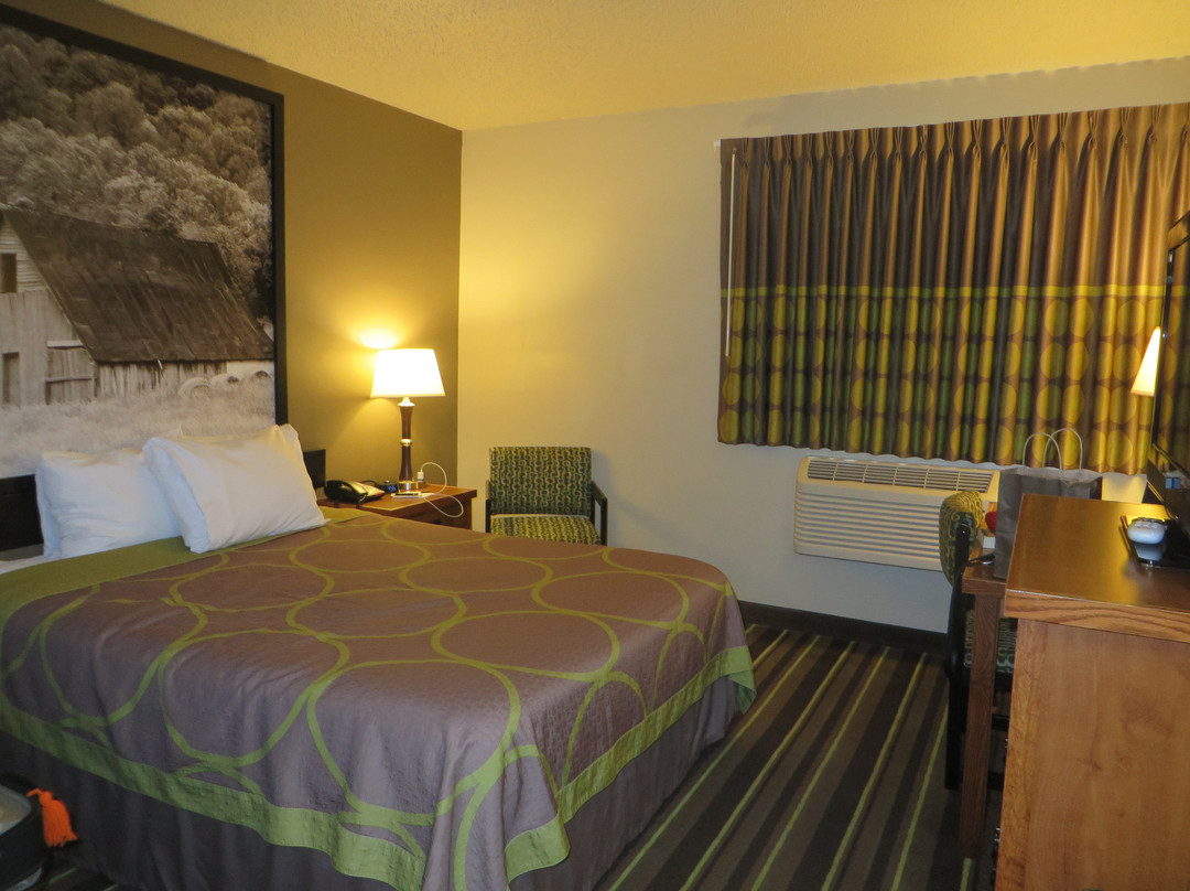 Super 8 by Wyndham Richlands / Claypool Hill Area主图