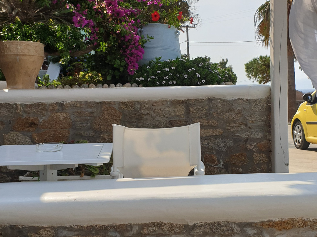 Zephyros Hotel主图