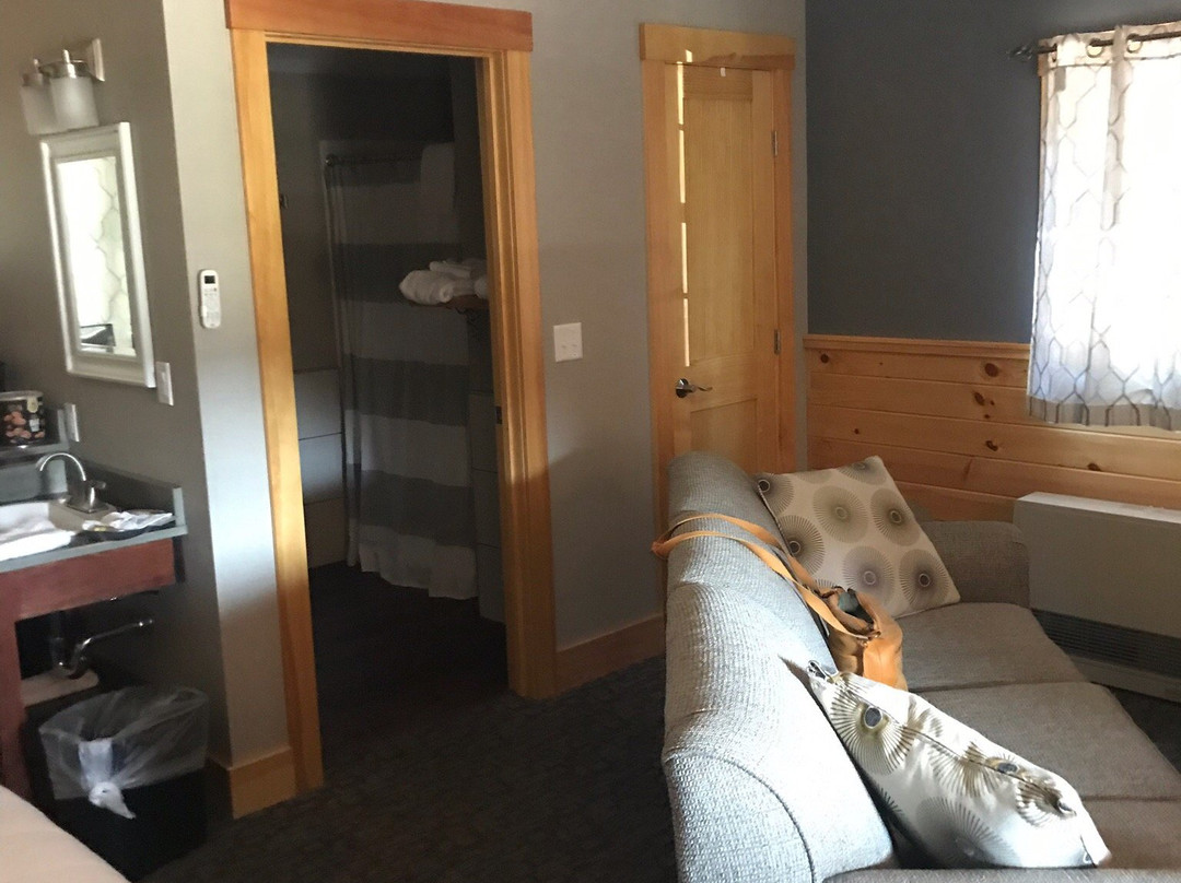 The New England Inn & Lodges主图