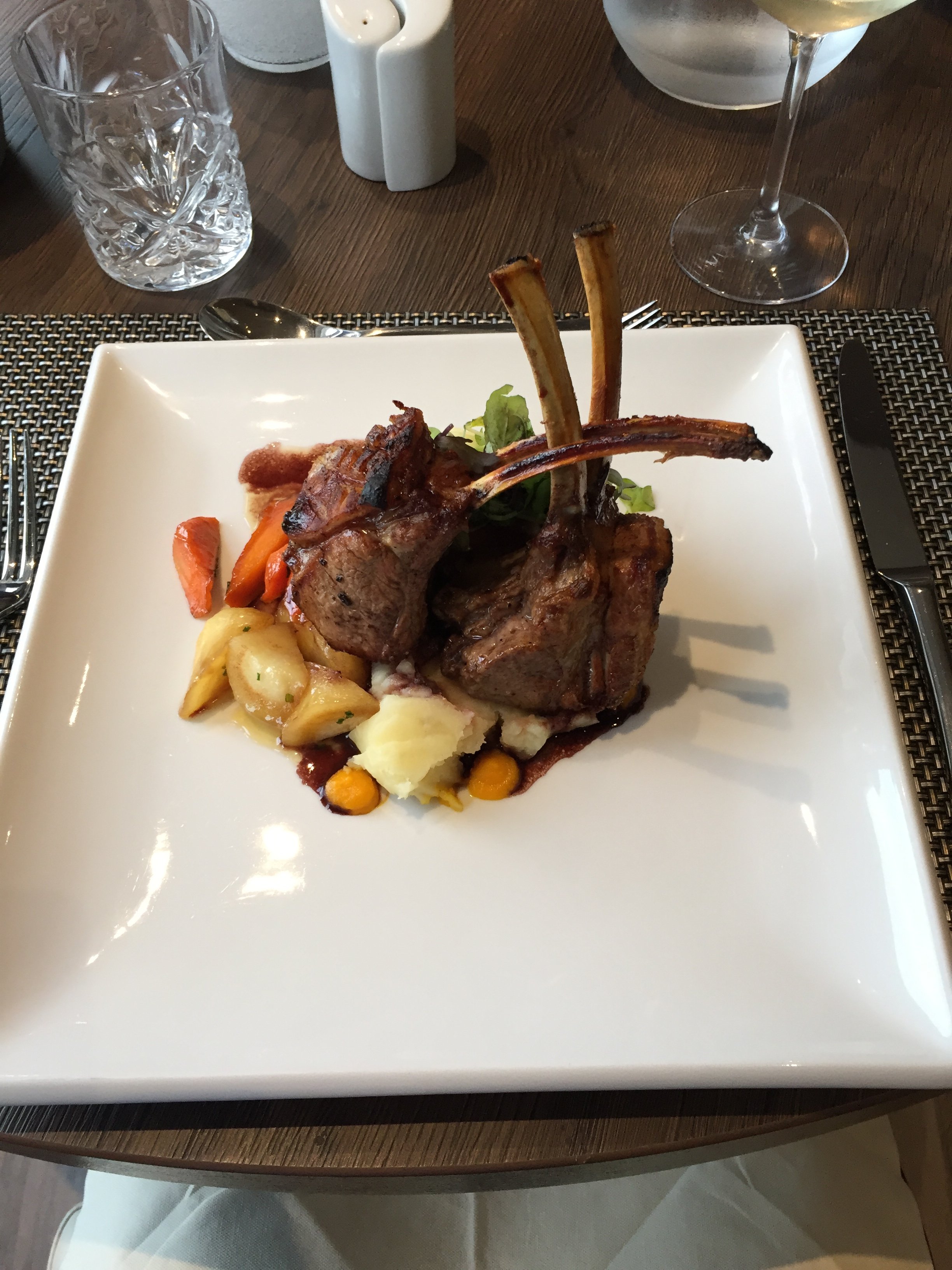 Halvard Hotel-餐饮