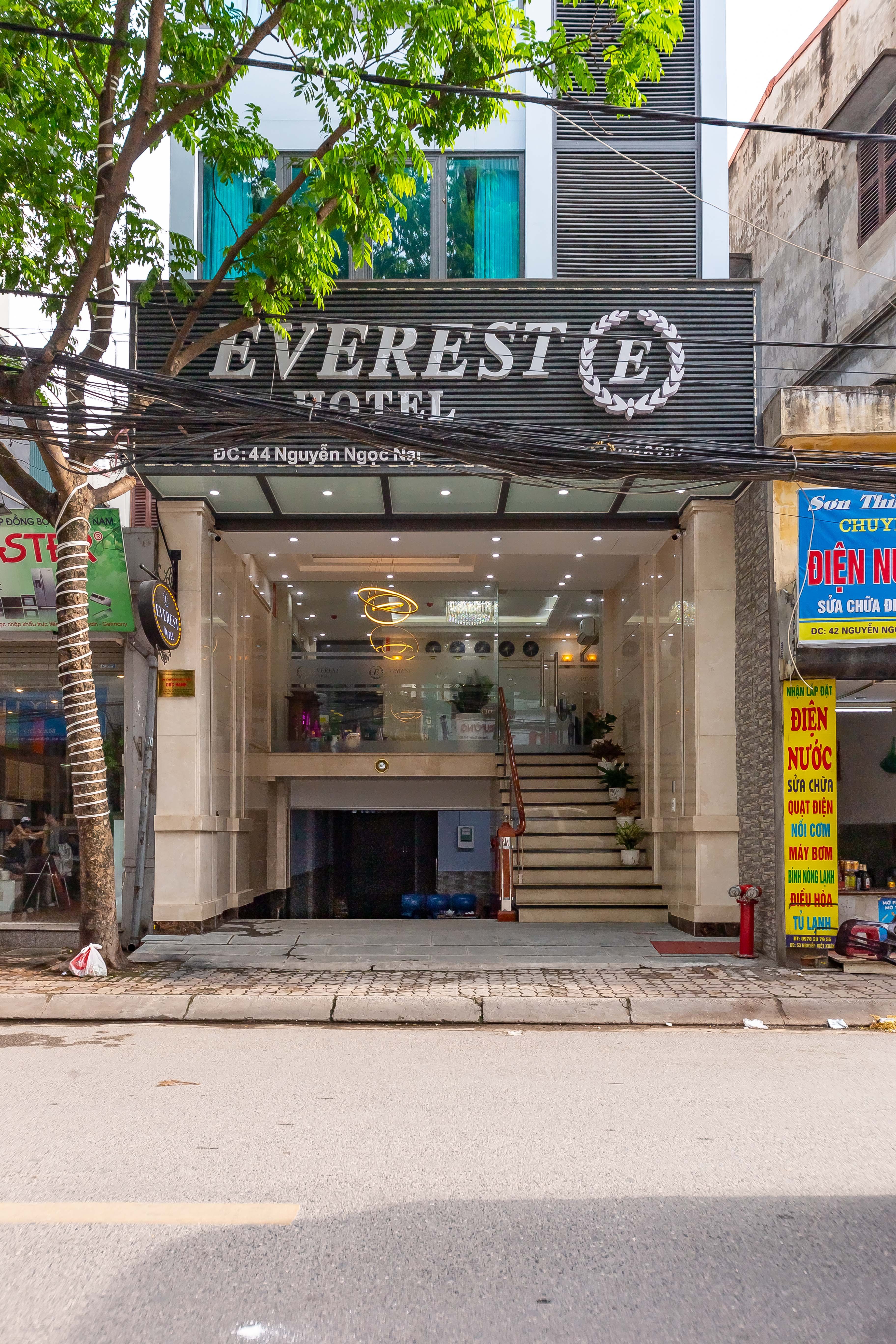 Everest Hotel-官方