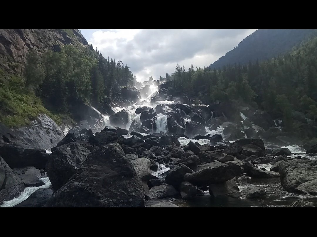 Waterfall Uchar景点图片