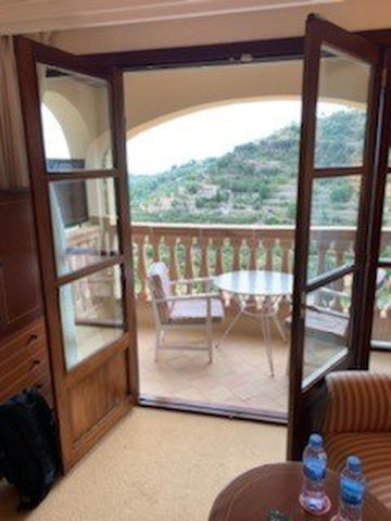 埃斯莫里酒店主图