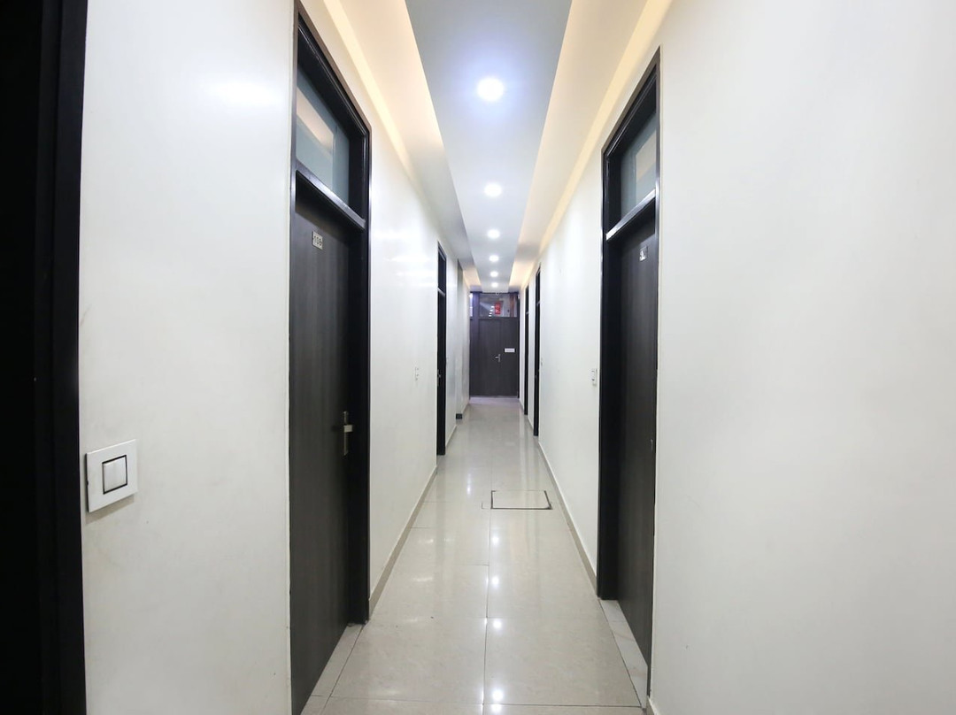 OYO 7100 Hotel Crossroads主图