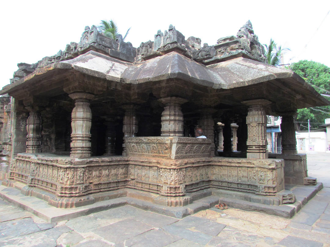 Trikuteshwara Temple景点图片