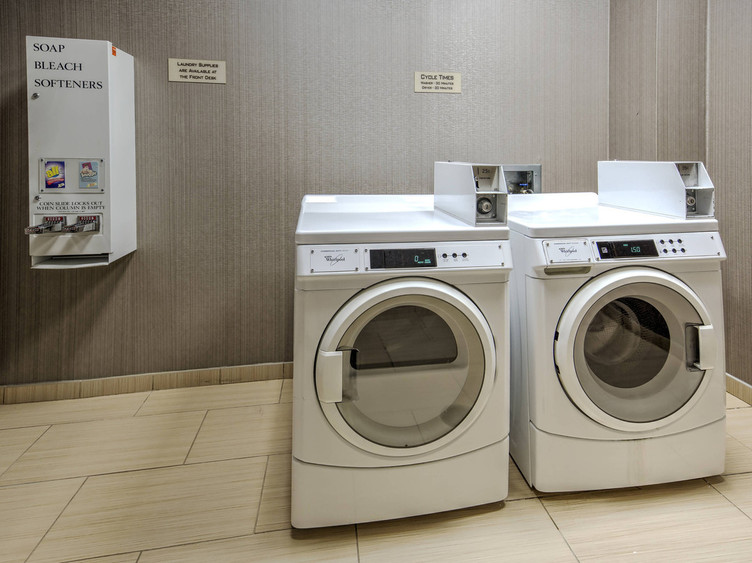 俄克拉荷马城穆尔春季山丘套房酒店主图