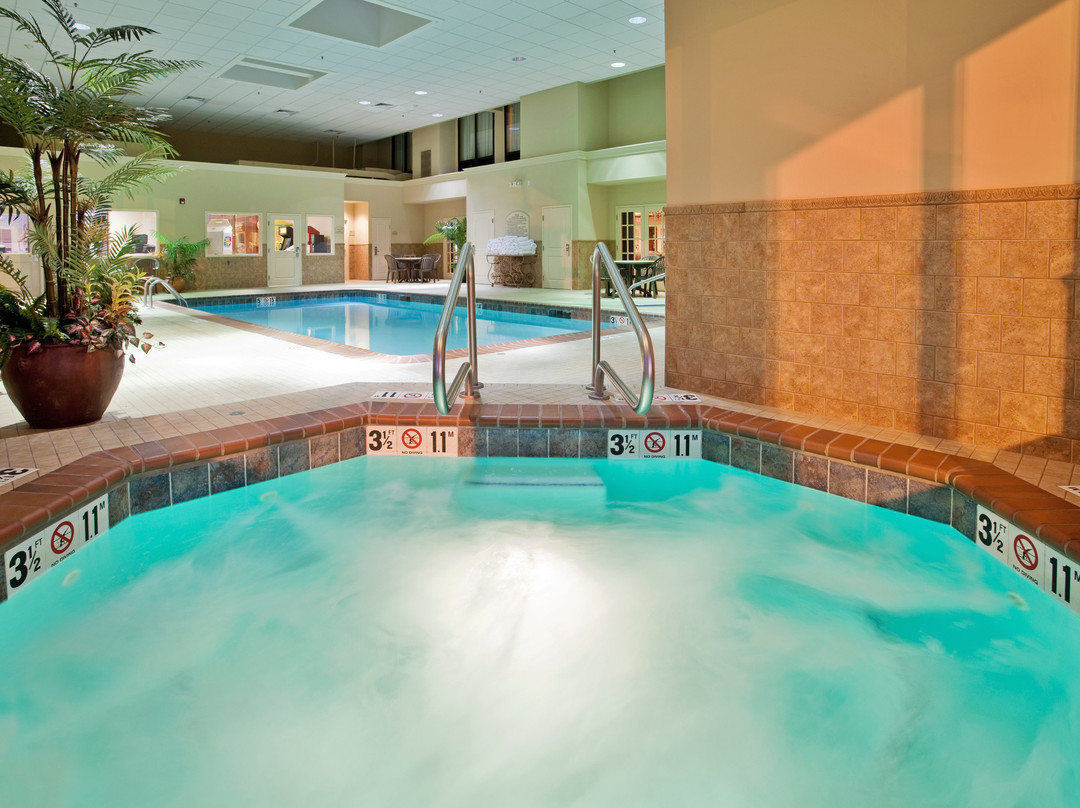 Holiday Inn Express & Suites Cape Girardeau I-55 By IHG主图