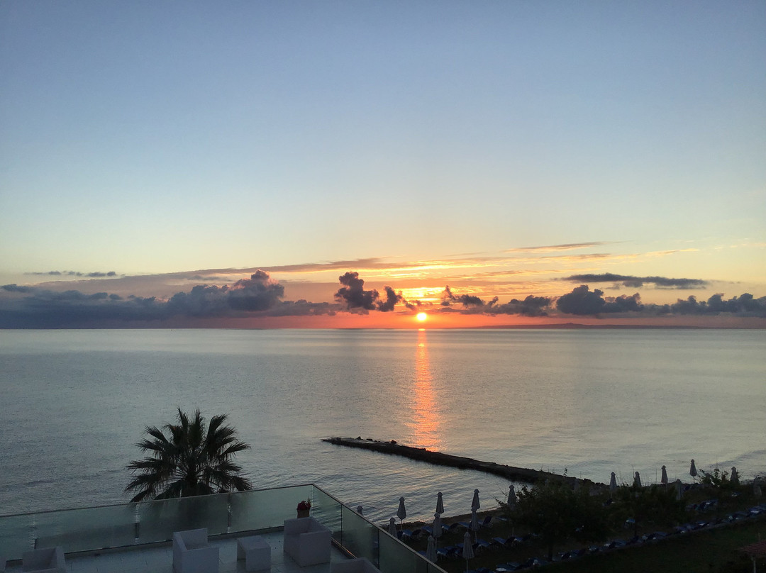 Belussi Beach Hotel & Suites主图