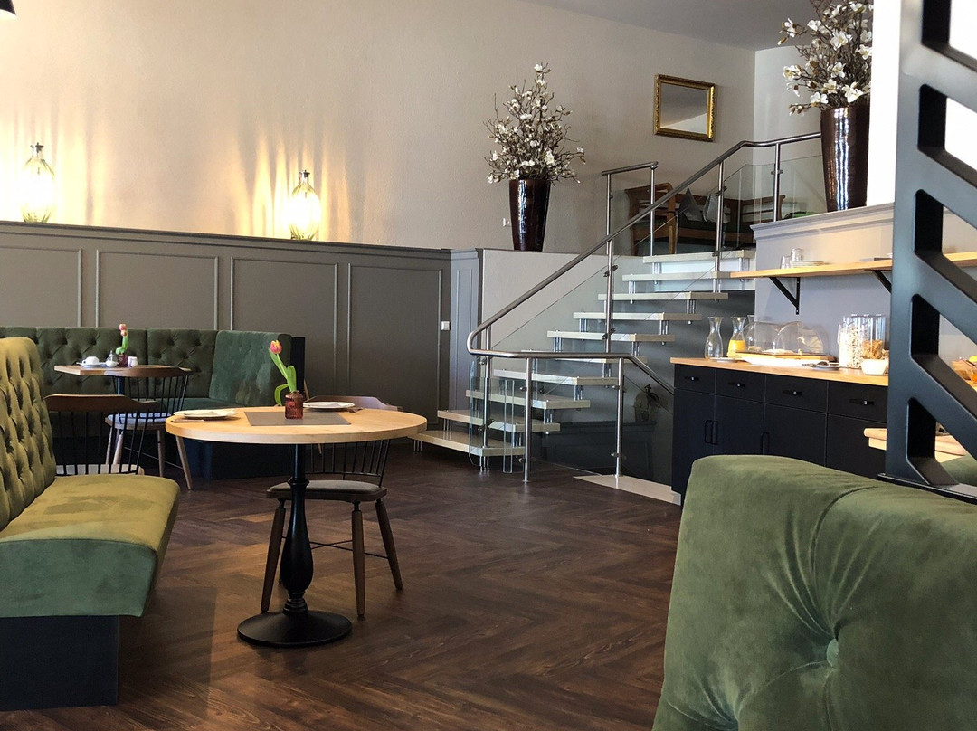 明镜哈尔尼酒店主图