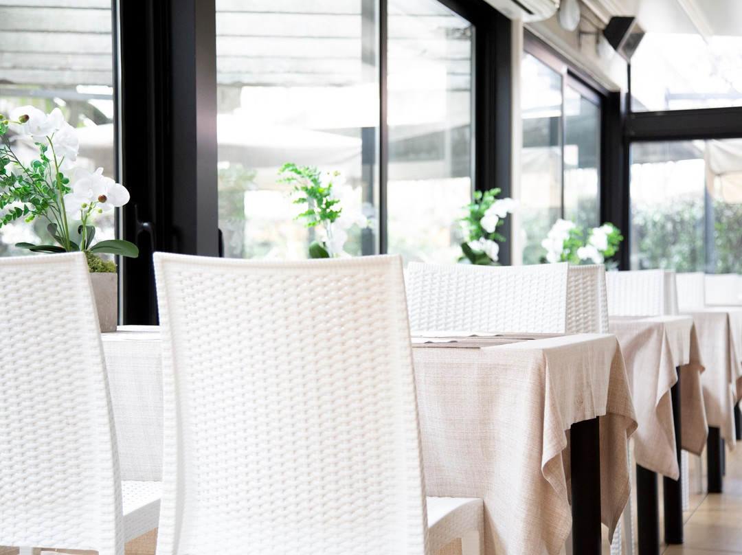 IH Hotels Milano Eur Trezzano sul Naviglio主图