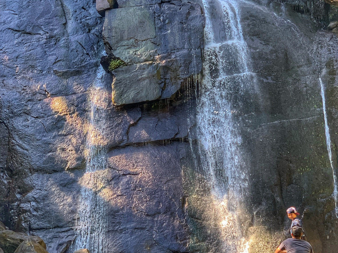Madonna & Child Waterfalls-Hogsback必去景点