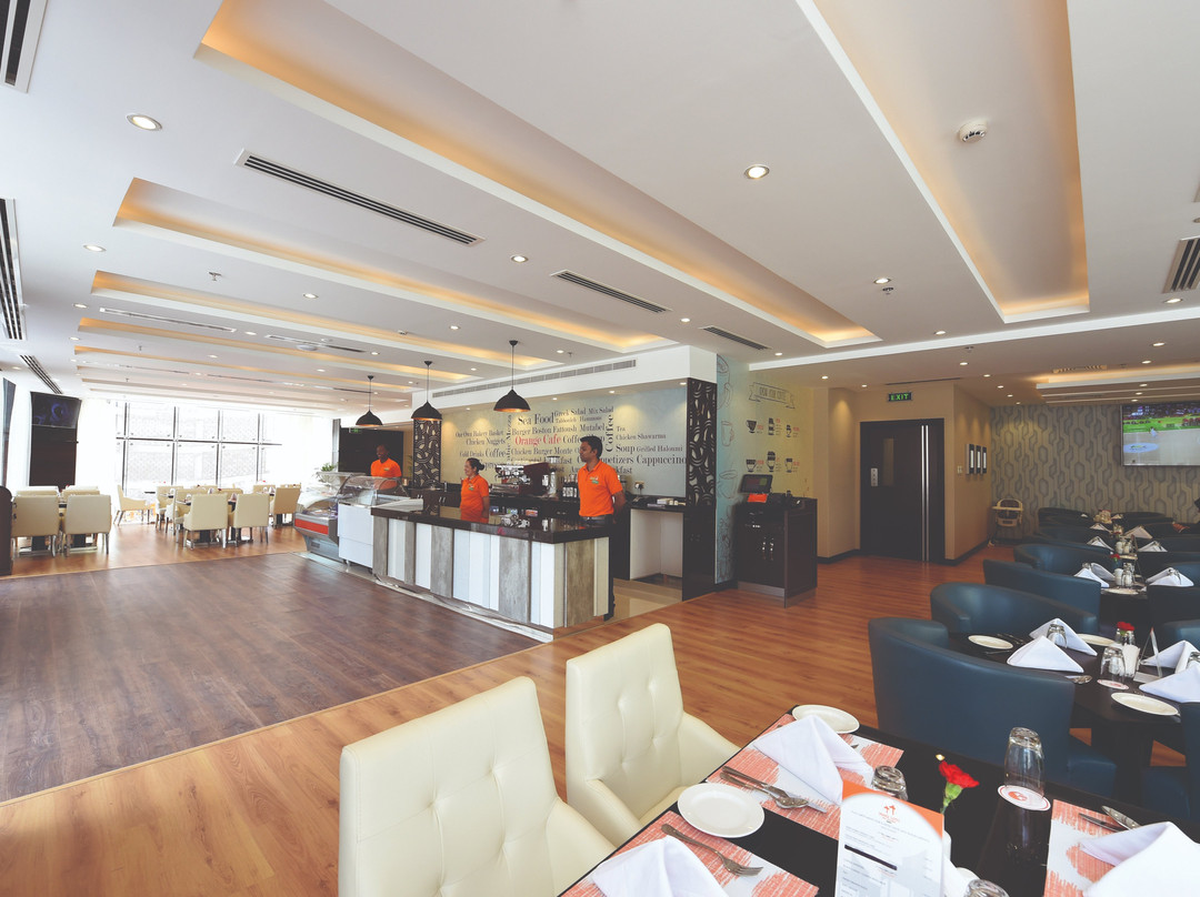 Orange Suites Hotel主图