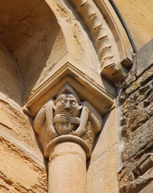 Abbaye Benedictine de Charlieu景点图片