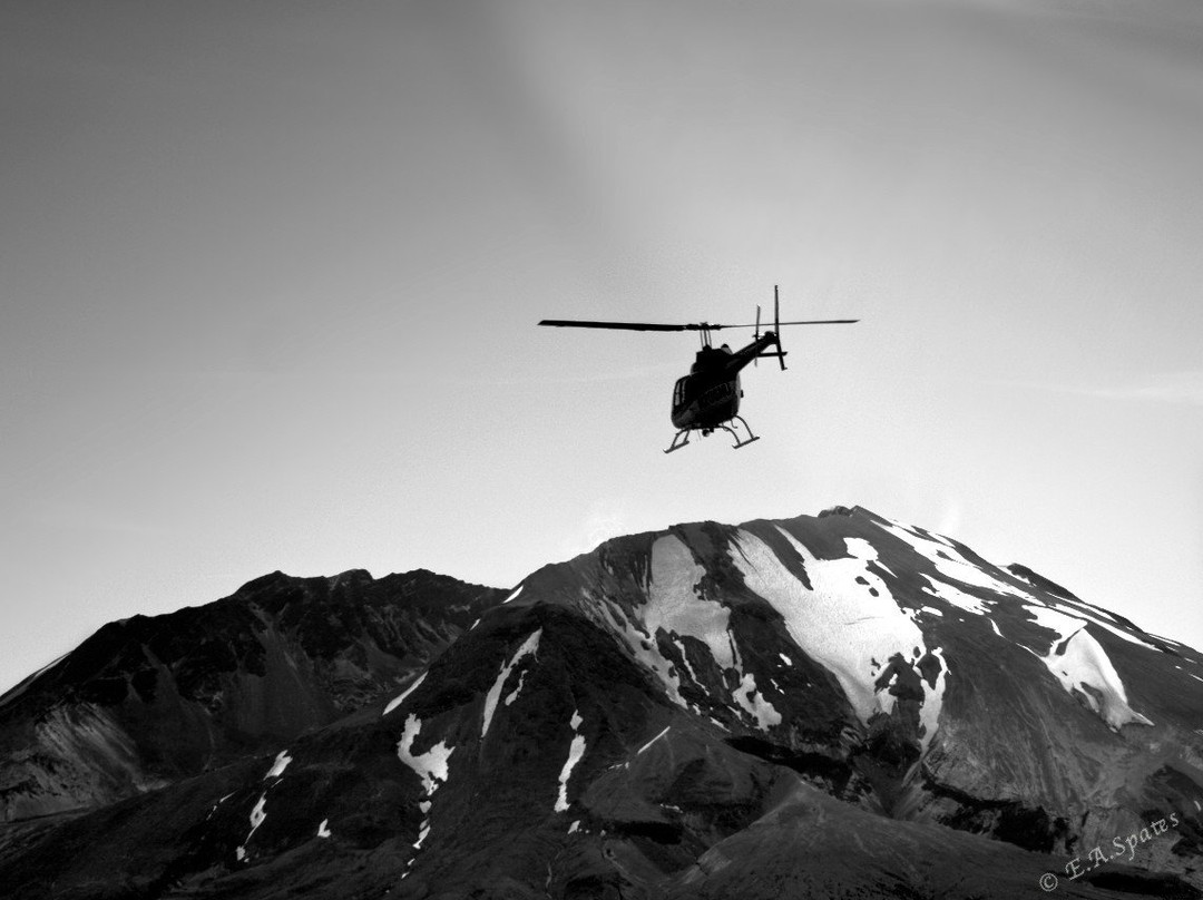 Mt St Helens Helicopter Tours景点图片