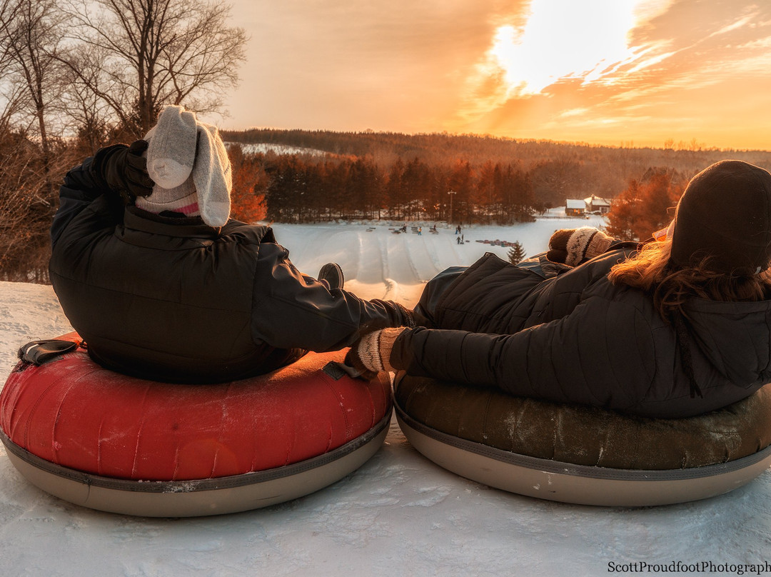 River Valley Winter Tube Slide-圣玛丽必去景点