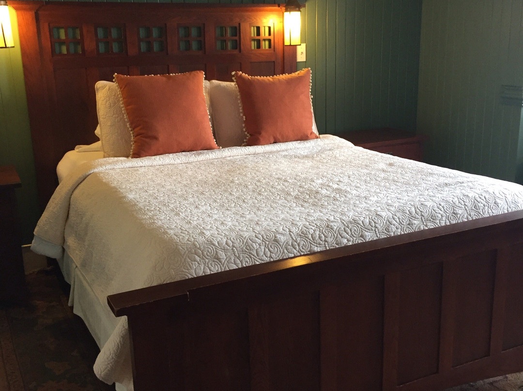 Cameron House Next Door主图