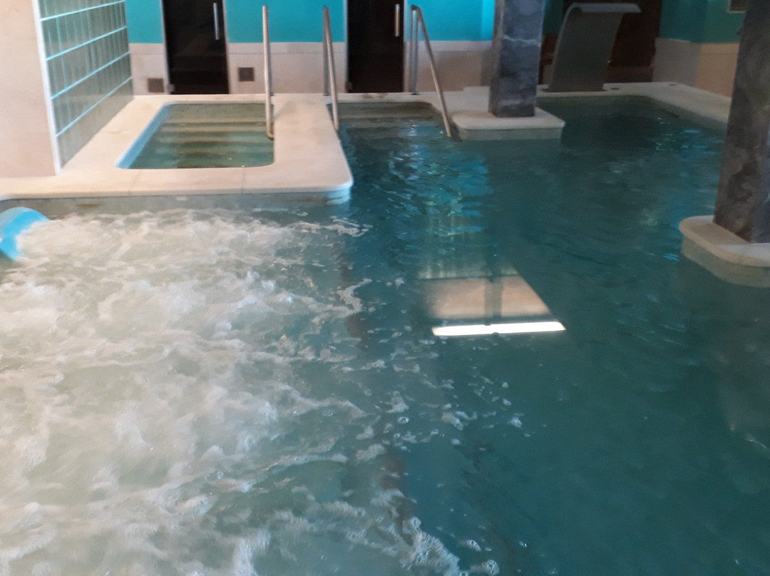 瓜达米纳水疗与高尔夫度假酒店主图