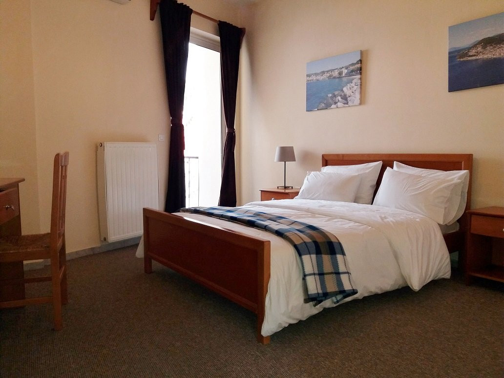 Eviali Apartments主图