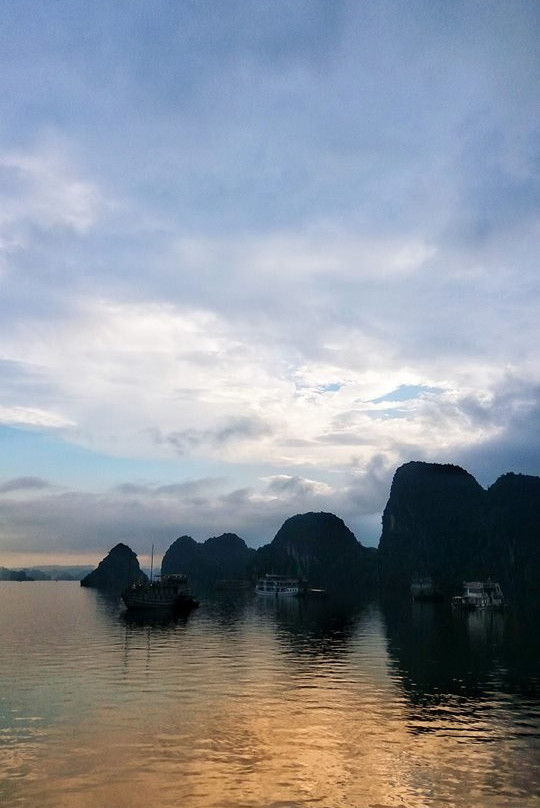 Vietnam Royal Tourism: Private Day Tours & Cruises-河内必去景点